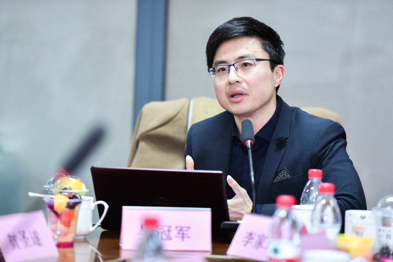 华东师范大学政治系教授,欧陆哲学研究所所长吴冠军